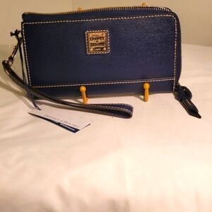 Dooney And Bourke Wallet Wristlet